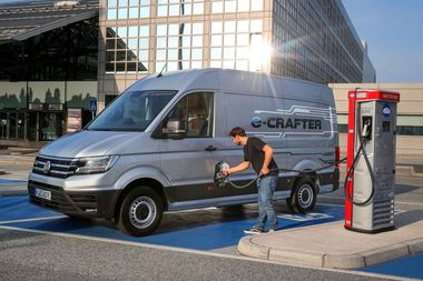 Der e-Crafter von Volkswagen Nutzfahrzeuge deckt die realen Anforderungen des t?glichen Einsatzes in der Logistik und im Handwerk ab