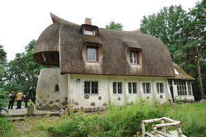  Ein Handwerkerpreis ging für das Atelierhaus Thorak in Bad Saarow der Eigentümergemeinschaft Göhringer/dos Reis aus Berlin an die Weichert Reetbedachungen & Ökobau GmbH aus Berlin 