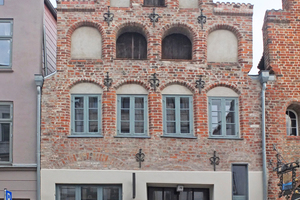  Die restaurierte Backsteinfassade des Dielenhauses in der Lübecker Fleischhauerstraße stammt aus dem 16. und 17. Jahrhundert Foto: Nina Greve 