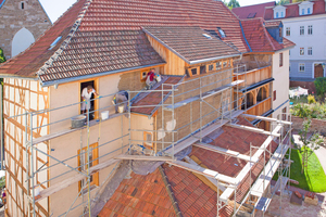  5 Fachwerkgebäude Arnstadt Hotel Jan Kobel Auf den Lehmsteinen befestigten die Handwerker Schilfrohrmatten, die sie mit Lehm und danach mit Luftkalkmörtel verputzten 