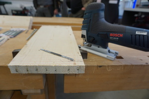  Das Stichsägeblatt „Progressor for Wood+Metal“ sägt mühelos durch mit Nägeln durchsetztes Holz 