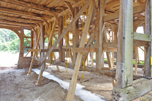  Hier sind die alten Natursteinsockel bereits abgeräumt und darunter neue Fundament ehemalige Schafstall in Gütersloh vor der Sanierung und Umbau zum Wohnhaus Spooren Architekten 