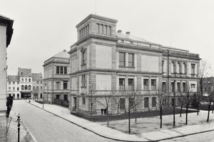  Historische Außenaufnahme des Kaiser Wilhelm Museums von 1912 