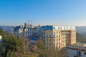  velux-modulares-oberlicht-system-bethesda-wuppertal-Das Agaplesion Bethesda Krankenhaus in Wuppertal stockte einen bestehenden Gebäudetrakt um ein Dachgeschoss mit Mansarddach und Modularem Oberlicht-System von Velux auf Fotos: Velux 