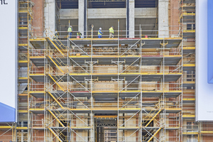  Arbeiten am großen Portal des Schlüterhofs 