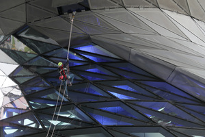  Praxisvorführung auf dem Fachkongress für Absturzsicherheit in der BMW Welt in München  