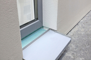  Das Komplettsystem ist optimal für bodentiefe Terrassentüren, deren Fensterbleche zum Beispiel im Zuge der Glasreinigung betreten werden 