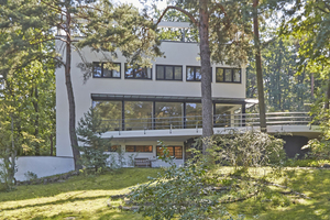  In Berlin ging der erste Preis an das Landhaus ?Am Rupenhorn? ? einem herausragenden Zeugnis des ?Neuen Bauens? in Deutschland 