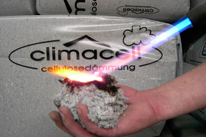  Climacell-Cellulosedämmung hielt im Praxistest einer direkten Beflammung circa 120 Minuten stand. 