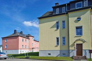  Wirken wie neu: Die Häuser der Wohnanlage in Raschau stammen zum Großteil aus den 1950er Jahren 
