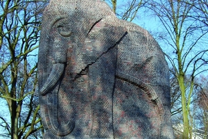  Das (Anti-)Kolonialdenkmal „Elefant“ in Bremen nach der Instandsetzung 2017 