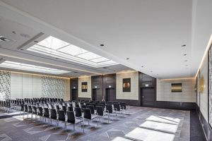  Ein hochwirksames Akustikputzsystem prägt auch den Konferenzraum im Hochparterre 