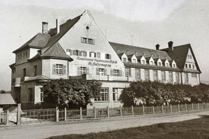  Hinter der Fassade der in den Jahren 1911/12 nach Plänen des Architekten David Schray in Rosenheim errichteten Alten Papierfabrik vermutet man eher eine Verwaltung, als eine Produktionsstätte Foto: Rosenheimer Journal 