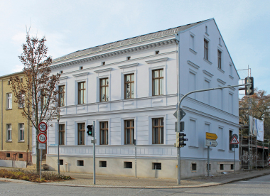 Wohnhaus aus der Gründerzeit in Bad Belzig nach der Instandsetzung und Komplettrestaurierung der Fassade