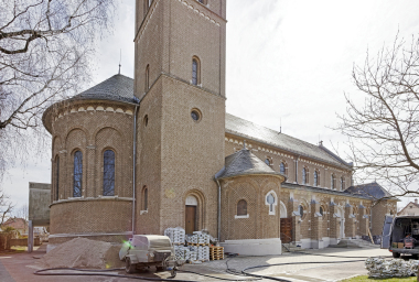 Die katholische Kirche St. Margaretha in Salach im Landkreis Göppingen