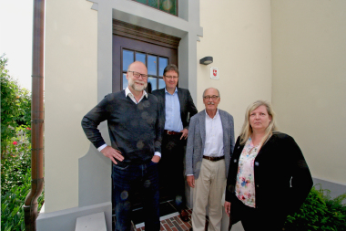 Wollen das Wissen über die handwerkliche Bauwerkserhaltung und Baudenkmalpflege fördern (von links): Prof. Dr. Uwe Meiners (Beirat der Berhard Remmers Akademie), Wolfgang Steurer (Geschäftsführung), Gerd-Dieter Sieverding, (Beirat) und Jutta Gerdes (Gesch