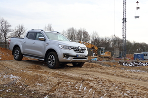  Mit Allrad, Geländeuntersetzung und viel Drehmoment macht der Renault Alaskan auch im Gelände eine gute Figur. 