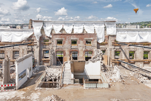  Nach dem Rückbau der Stadtbücherei von 1961 blieben die Mauern des Wilhelmspalais von 1834 stehen Fotos: LRO Lederer Ragnasdóttir Oei 