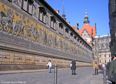 Seit Februar 2017 wird in Dresden der um 1586 errichtete und Ende des Zweiten Weltkriegs zerst?rte ?Lange Gang? des Stallhofs wieder aufgebaut Foto: Christoph M?nch/DML BY