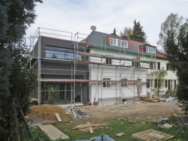 Das Einfamilienhaus aus den 1920er Jahre in Stuttgart vor Beginn der Erweiterungs- und Sanierungsarbeiten