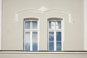  Die Fensterrahmen erhielten eine neue Beschichtung mit dem ?Sigma Amarol Triol Satin? 