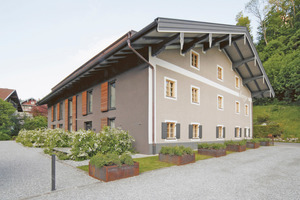  Beim Gästehaus berge von Nils Holger Moormann handelt es sich um ein 1552 in Aschau errichtetes Bauwerk, das seit 1671 den ?Dorfbäck? beherbergte Fotos (2): Jäger & Jäger 