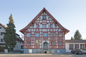  Das um 1700 als Gasthof erbaute Fachwerkhaus im Örtchen Hard ist ein schönes Bespiel der Rheinthaler Fachwerkhäuser Fotos: Angela Lamprecht 