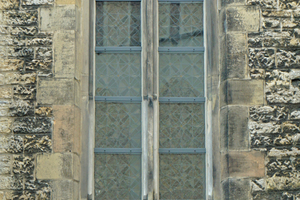  Komplett restauriertes und geschütztes Maßwerkfenster der Bielefelder Süsterkirche<br /> 