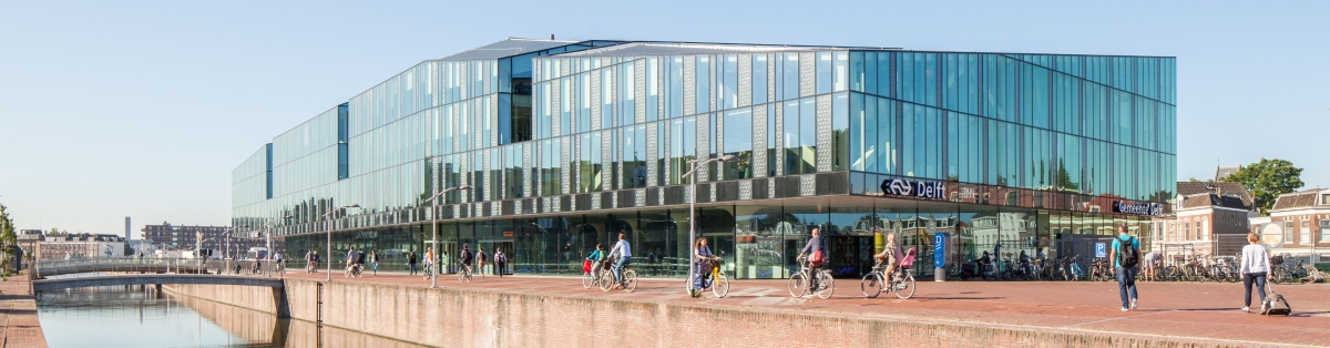 Der nach Plänen des Architekturbüros Mecanoo entstandene Bahnhof in Delft beeindruck durch seine auffällige Form