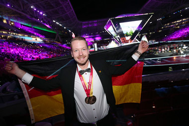  Der beste Fliesenleger der Welt: Janis Gentner holte die Goldmedaille für Deutschland 