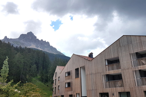  Das Hotel „Cristal“ liegt am Fuße des Latemar-Massivs 