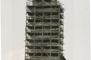  Hölzernes Gerüst, Volleinrüstung an einer Kirche, 1968 (Bild: Ev. Kirche Müncheberg) 