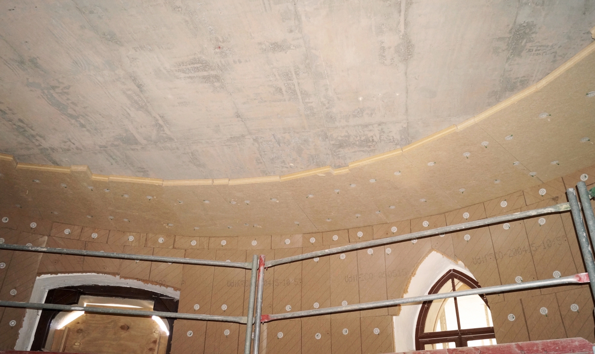 historischer wasserturm in prenzlau von innen mit holzfaser gedammt bauhandwerk