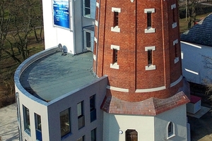  Luftbild des umgenutzten Wasserturms am Prenzlauer Stadtpark 