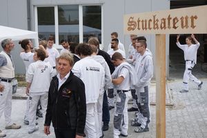  Sammeln zur letzten Teambesprechung vor dem Start 