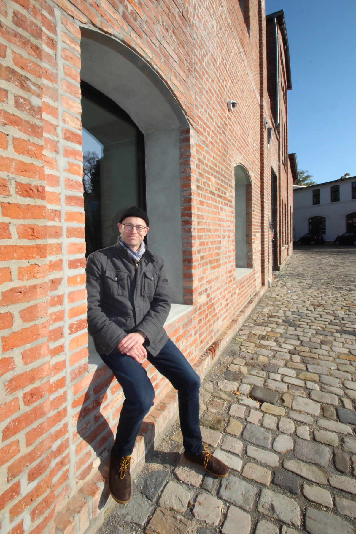 Thomas Wieckhorst, Chefredakteur der bauhandwerk, vor der umgenutzten Brennerei Elmendorf in Gütersloh (ab Seite 12) Foto: Kristine Meurer-Schröder Kontakt: 05241/801040, thomas.wieckhorst@bauverlag.de