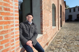  Thomas Wieckhorst, Chefredakteur der bauhandwerk, vor der umgenutzten Brennerei Elmendorf in Gütersloh (ab Seite 12) Foto: Kristine Meurer-Schröder Kontakt: 05241/801040, thomas.wieckhorst@bauverlag.de 