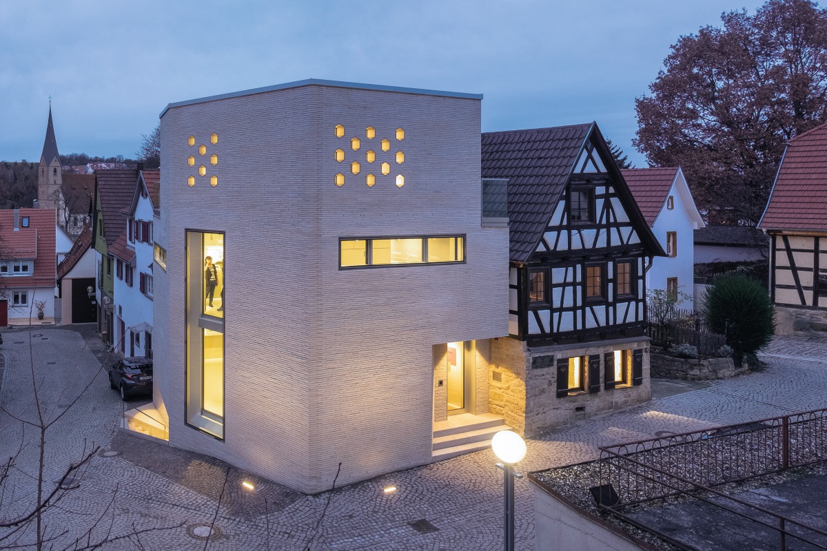 Im Vordergrund das Haus, das für die Erweiterung des Tobias Mayer Museums (Fachwerkhaus im Hintergrund) in Marbach abgerissen werden musste Foto: Tobias Mayer Museum