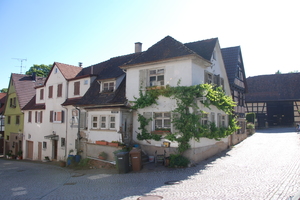  Im Vordergrund das Haus, das für die Erweiterung des Tobias Mayer Museums (Fachwerkhaus im Hintergrund) in Marbach abgerissen werden musste Foto: Tobias Mayer Museum 