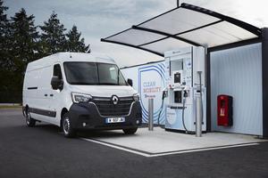  … und die des „Renault Master Z.E. Hydrogen“ auf 350 km Fotos: Renault 