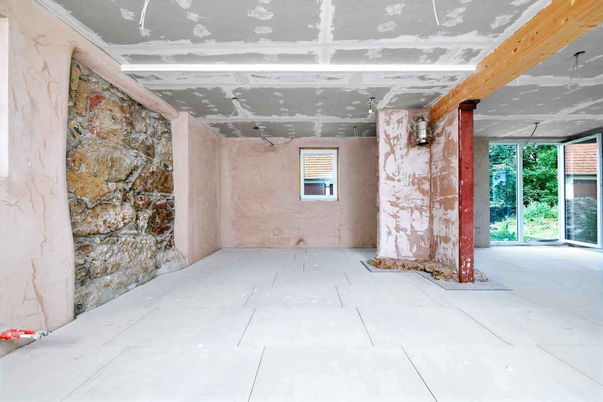 Basis für den neuen Boden in einem Fachwerkhaus in Langensteinach ist das Fertigestrichelement „Cement Board Floor TE“  Fotos: Knauf Performance Materials / Ekkehard Reinsch