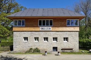  Das alte Stellwerk von 1941 wurde liebevoll saniert und zu einem kleinen Urlaubsdomizil für Sauerland-Besucher umgebaut  