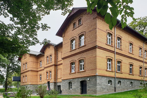  Mit Haus B9 wurde eines der letzten historischen Gebäude der Sächsischen Klinik Rodewisch saniert Fotos: UdiDämmsysteme 