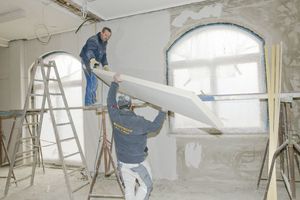  Montage der Dämmplatten durch vollflächiges Verkleben auf dem Untergrund Fotos: Linzmeier 