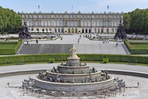  Kärcher reinigt im Rahmen seines Kultursponsorings den Latonabrunnen im Schlosspark Herrenchiemsee 