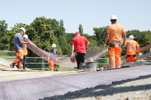  Die Bewehrung wird in Form einer lang gestrecktem Carbongewebematte aufgelegt ? 