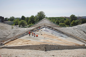  Der Blick auf die Baustelle zeigt die enormen Ausmaße der Hyperschale von Müther in Magdeburg Fotos: Robert Mehl 