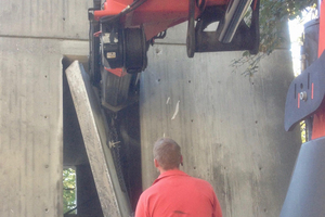  Herausgeschnittene Betonteile wurden mit einem Mobilkran entnommen ? 