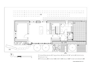  Querschnitt, Maßstab 1:200 1 Garderobe 2 Treppenhaus 3 Flur 4 Sonnenplatz 