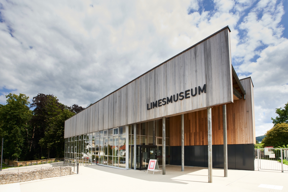Das Limesmuseum befindet sich in Aalen auf dem Gelände des ehemals größten römischen Reiterkastells nördlich der Alpen
